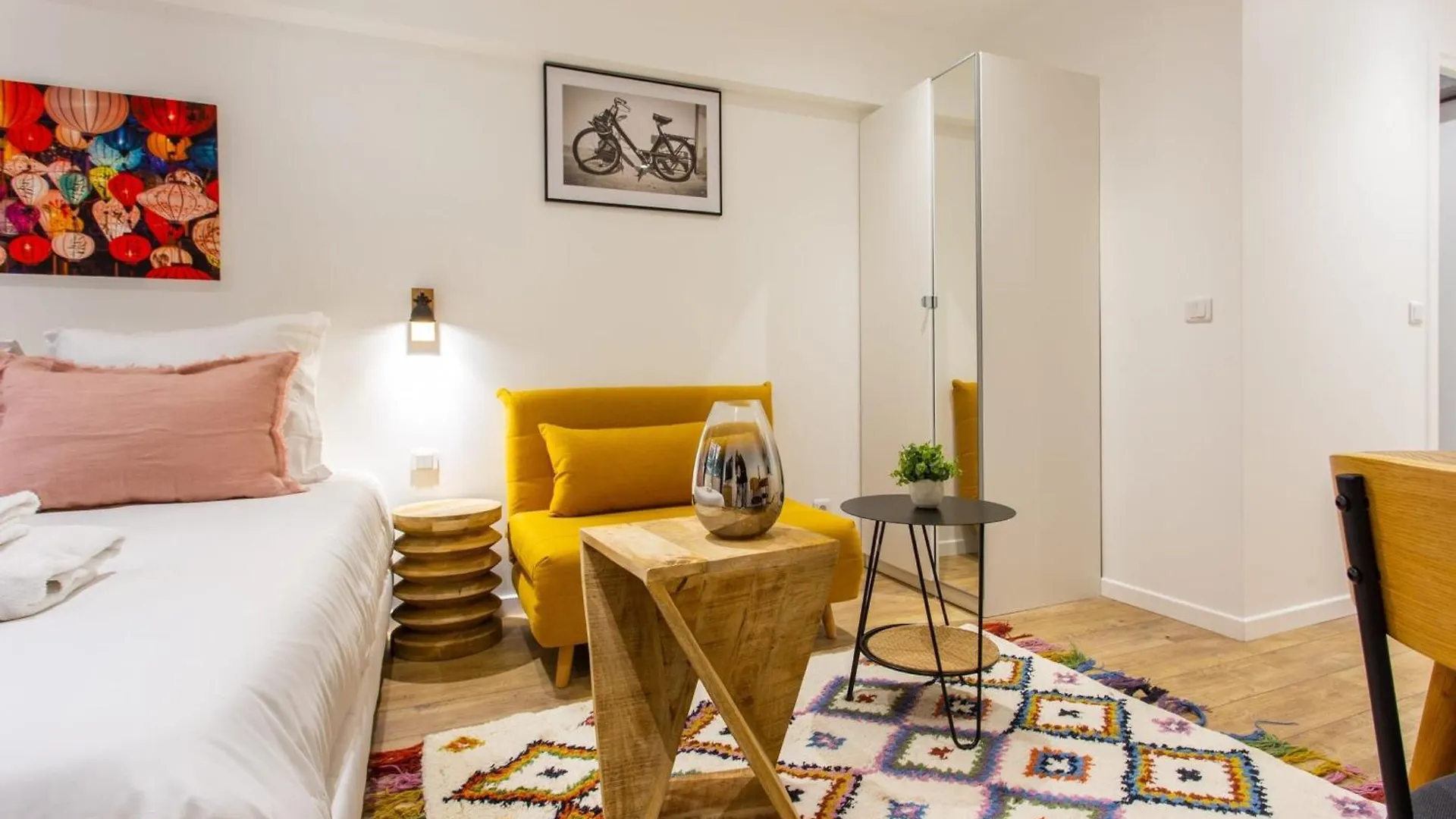 - Sacre Coeur Apartment